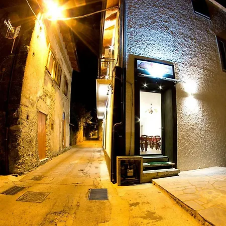 Antico Mulino 3* אג'רולה
